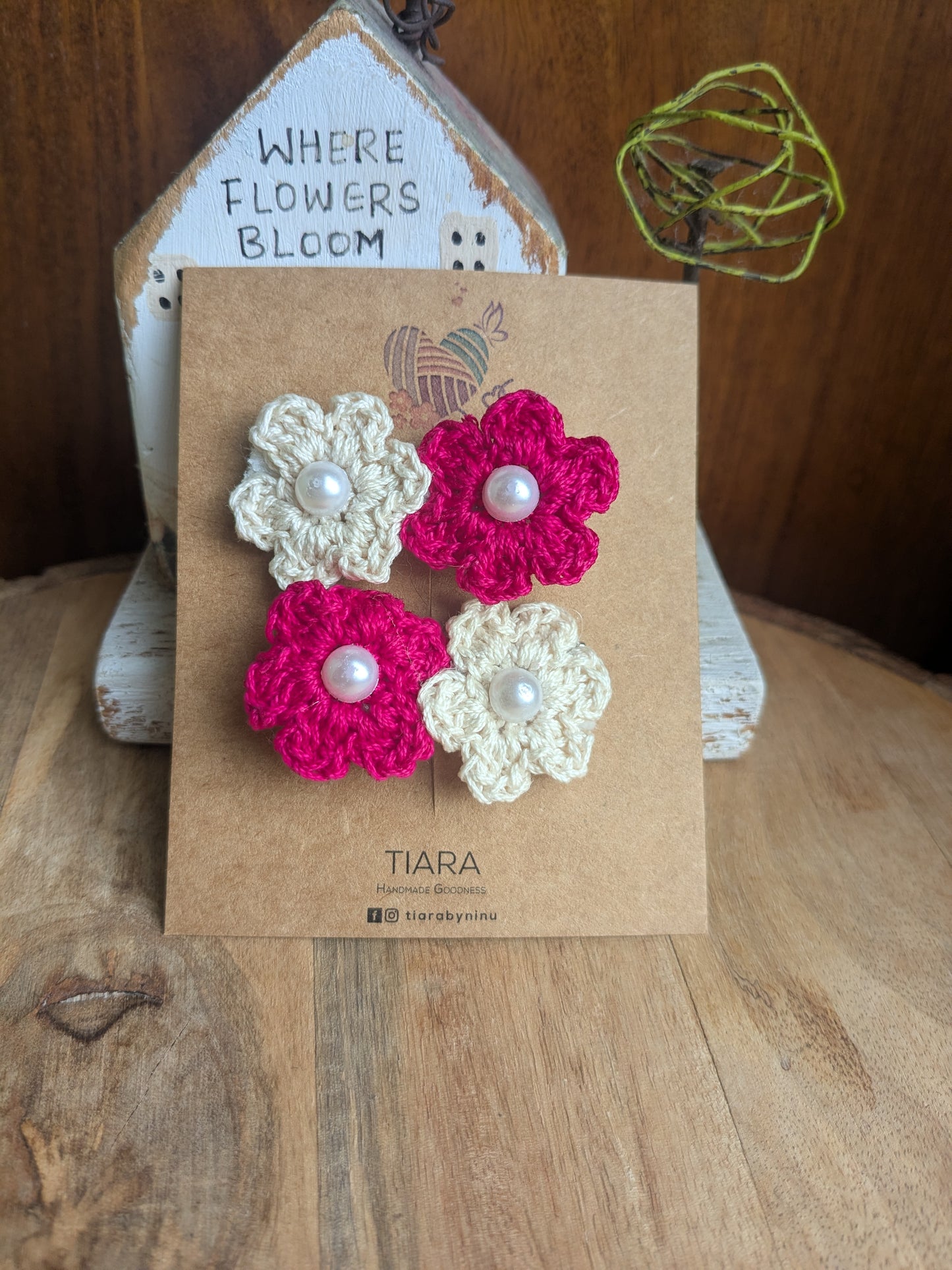 Blush - set of 2 crochet hairclips