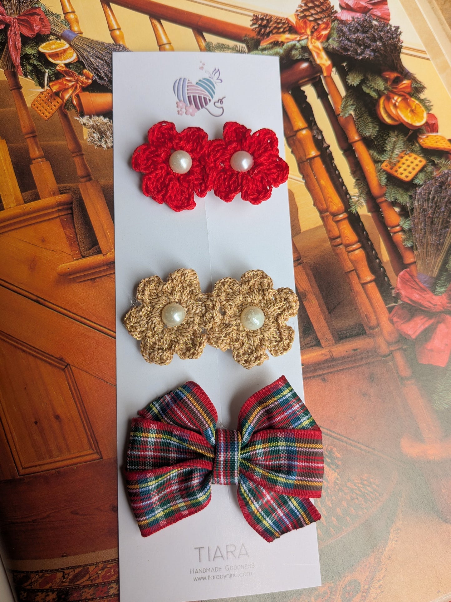 Red , gold and bow -set of 3 Christmas hairclips