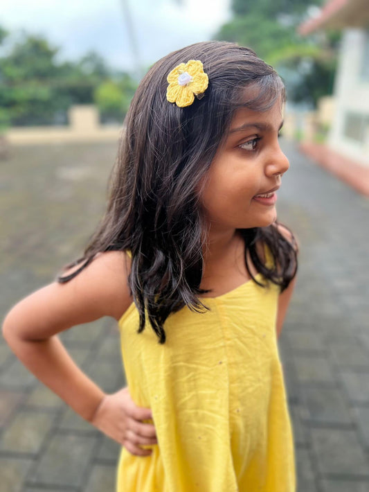 Primrose hairclips- Set of 3 crochet flower hairclips