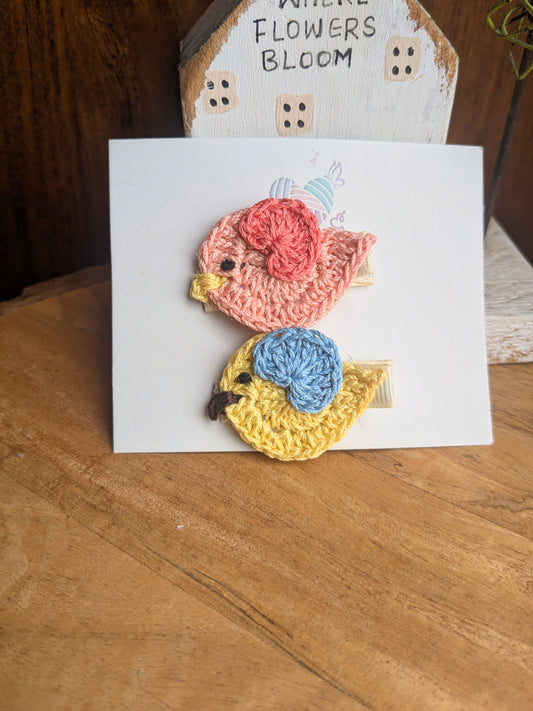 Tweet Tweet - Yellow and Peach crochet birds clips