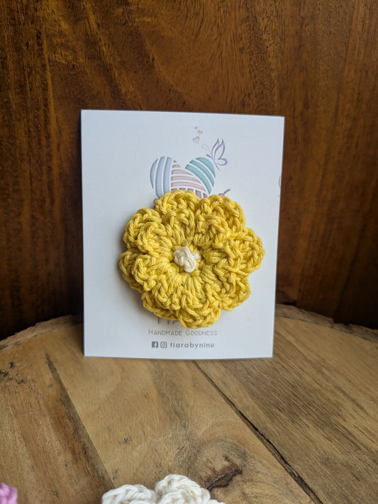 Dandelion-Crochet Flower Hairclip