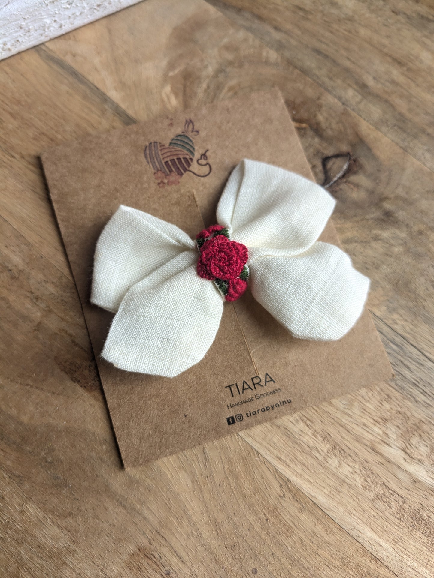 Embroidered sailor bow clip