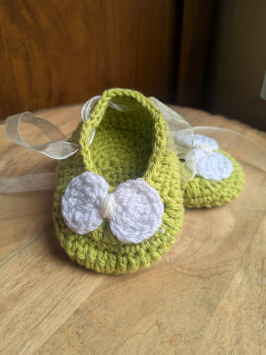 Green Crochet Baby booties with bow