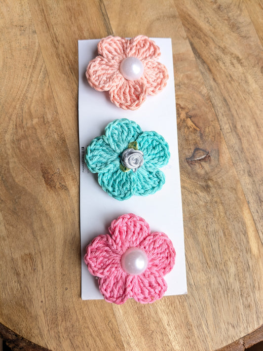 Primrose hairclips- Set of 3 crochet flower hairclips
