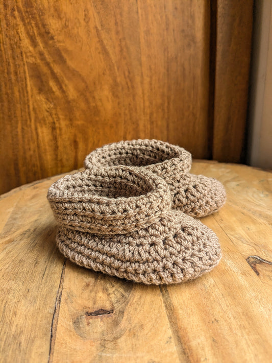 Roll top crochet booties - Brown